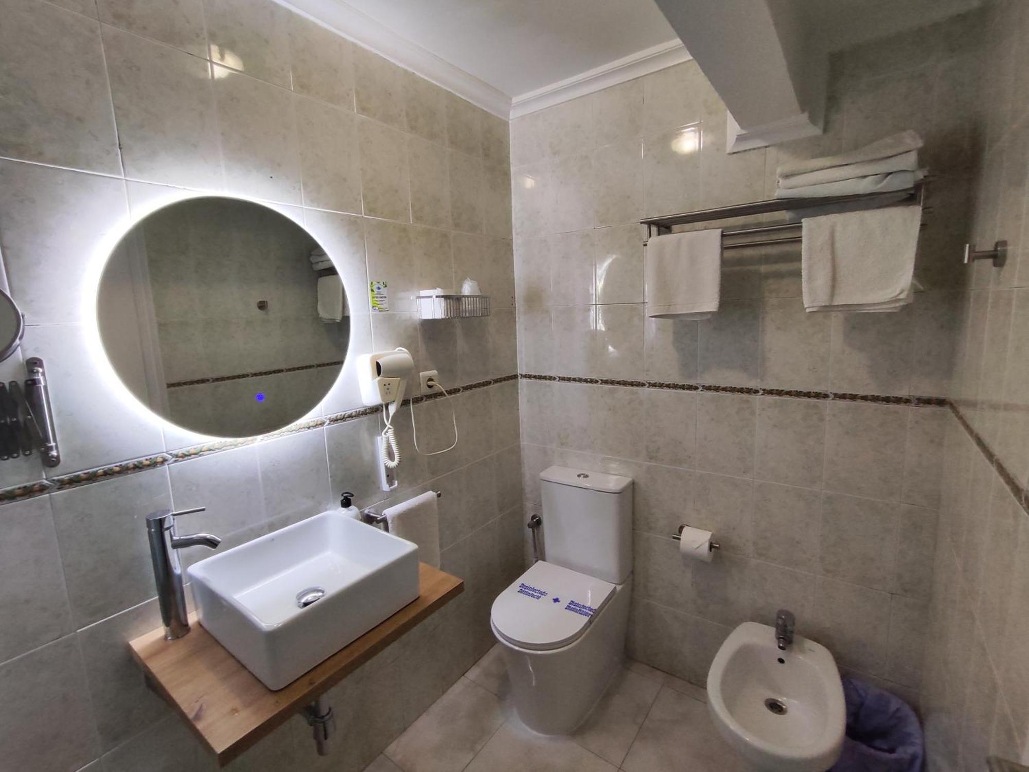 Hostal Lucy Santander Exterior foto
